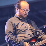 有次被拍到带妹妹见制